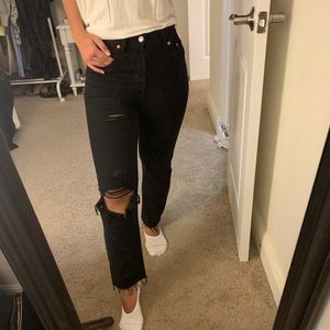 Black Distressed Levi’s - Size 27 - NWOT